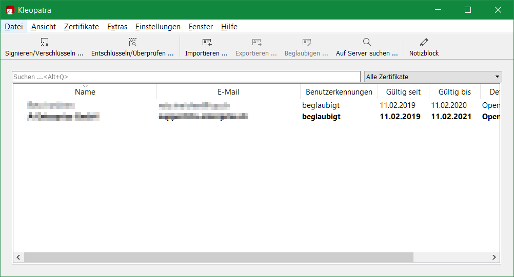 Hat man eine eigene Webseite, empfiehlt es sich der öffentliche Schlüssel darauf zu publizieren, beispielsweise zur E-Mail in der Kontaktseite.